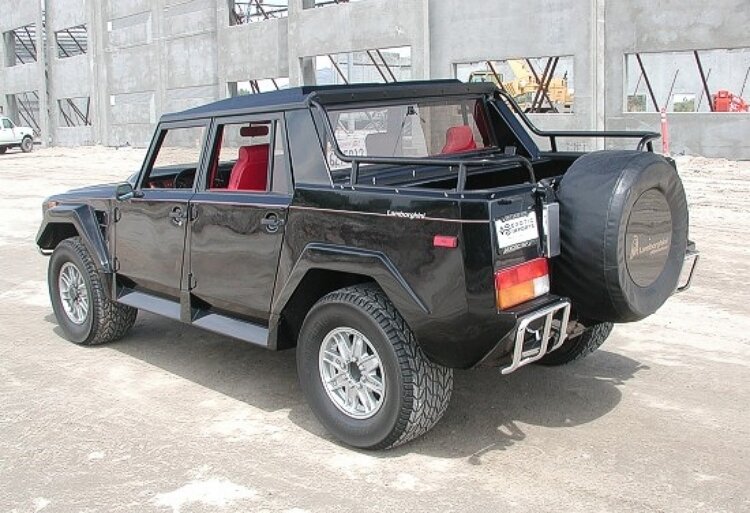 Lamborghini LM002